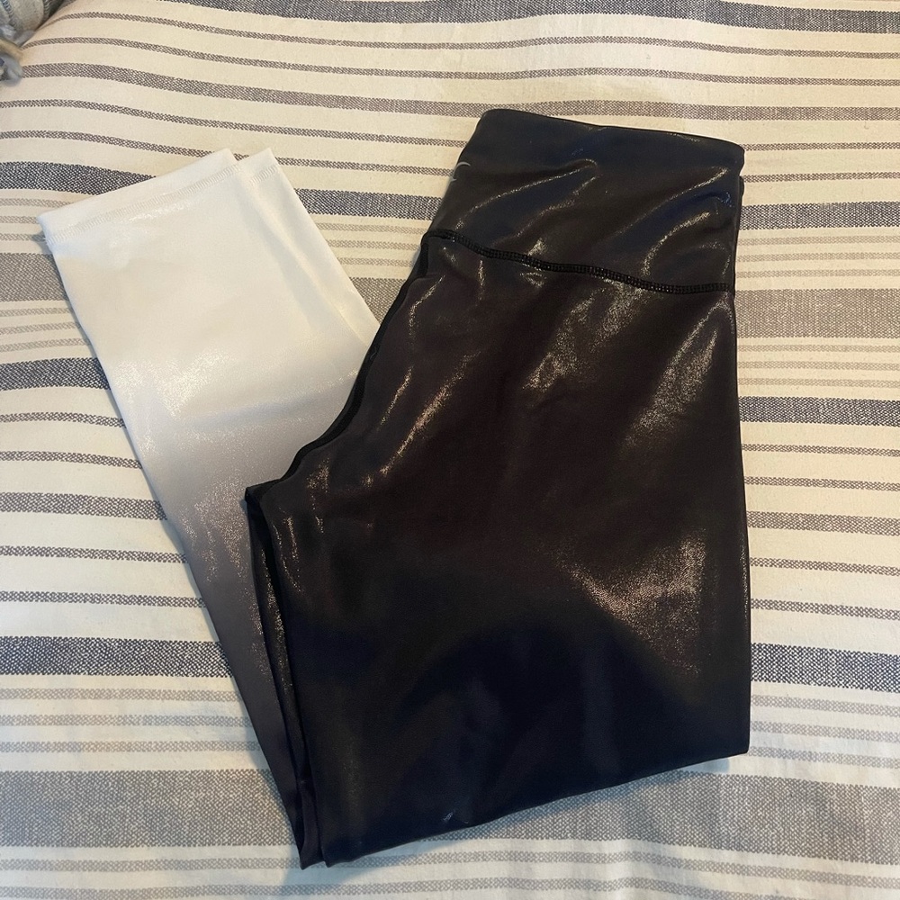 Zyia Metallic black ombre leggings